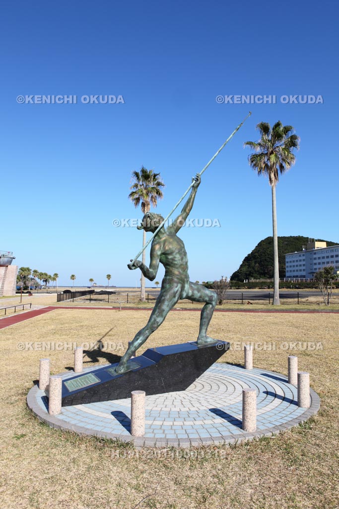 和歌山県　くじら浜公園　刃刺しの像