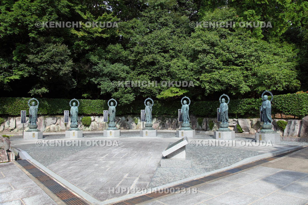 兵庫県　花山院菩提寺　幸せの七地蔵尊