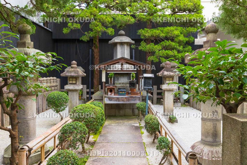 京都府　瑞泉寺　豊臣秀次と一族の墓