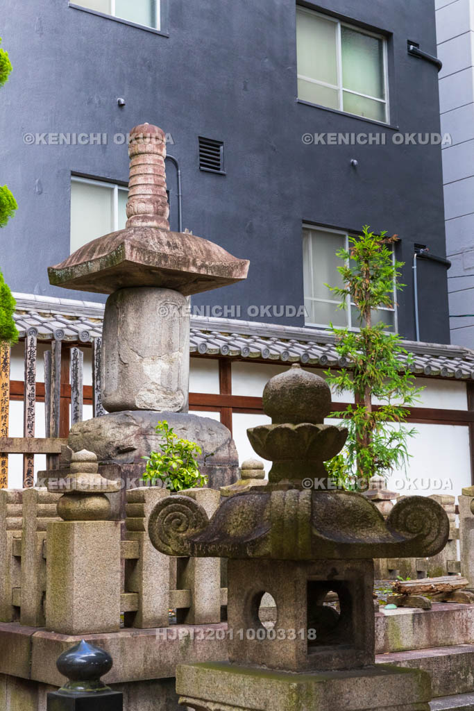 京都府　本能寺　織田信長の墓