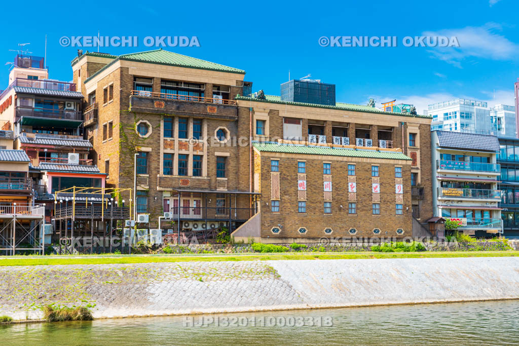 京都府 鴨川と先斗町歌舞練場