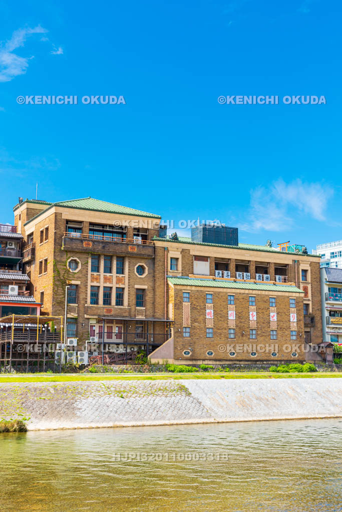 京都府　鴨川と先斗町歌舞練場
