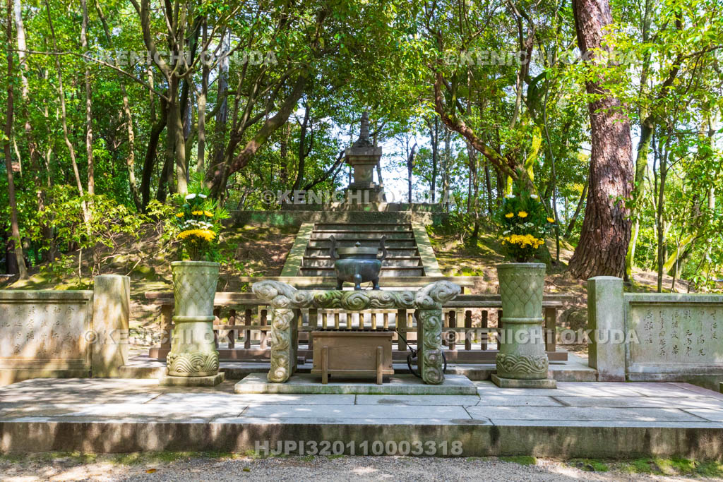 奈良県　唐招提寺　鑑真和上御廟