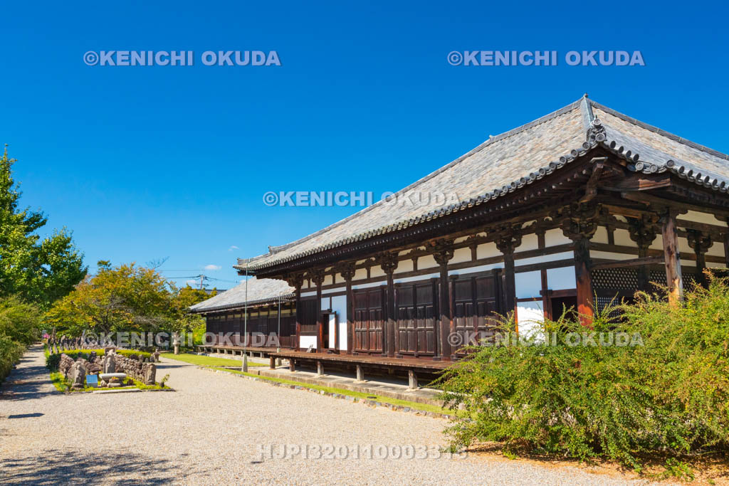 奈良県　元興寺　極楽堂（本堂）と禅室