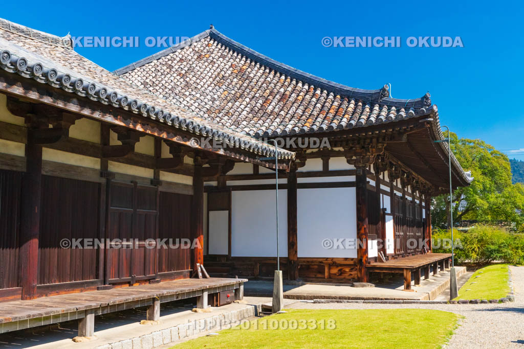 奈良県　元興寺　極楽堂（本堂）と禅室