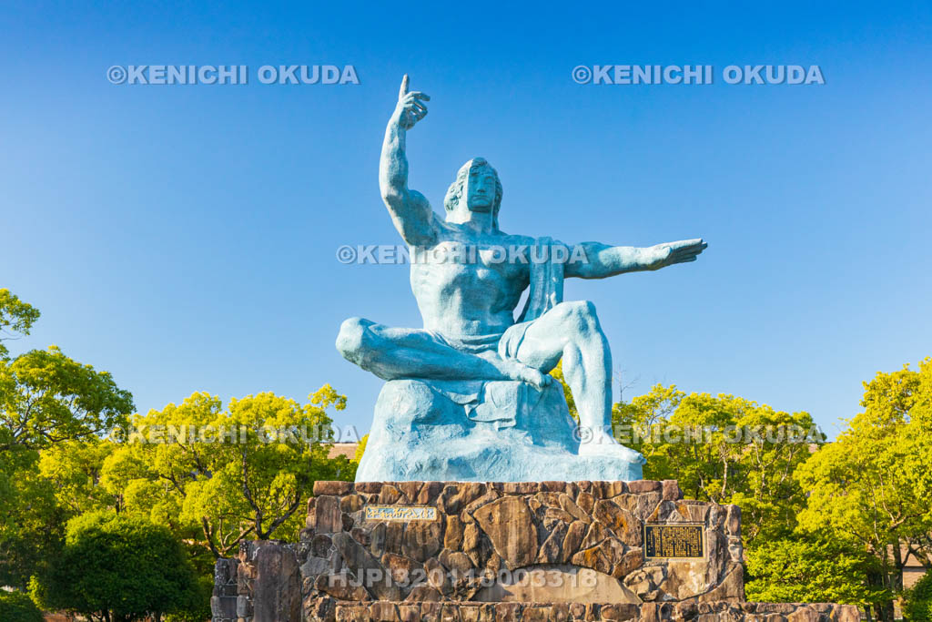 長崎県　平和公園　平和祈念像