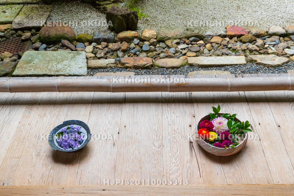 京都府　嵯峨野　二尊院　六道六地蔵の庭
