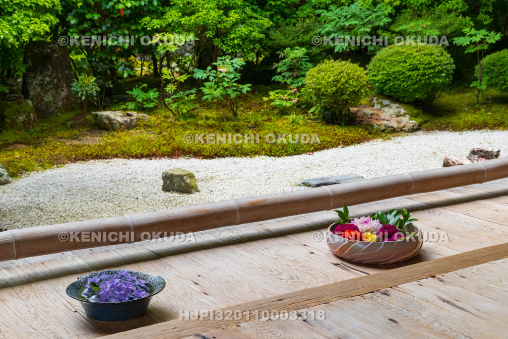 京都府　嵯峨野　二尊院　六道六地蔵の庭