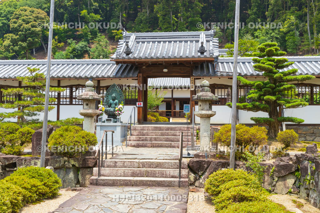 京都府　宇治市　興聖寺　薬医門（中雀門）付近