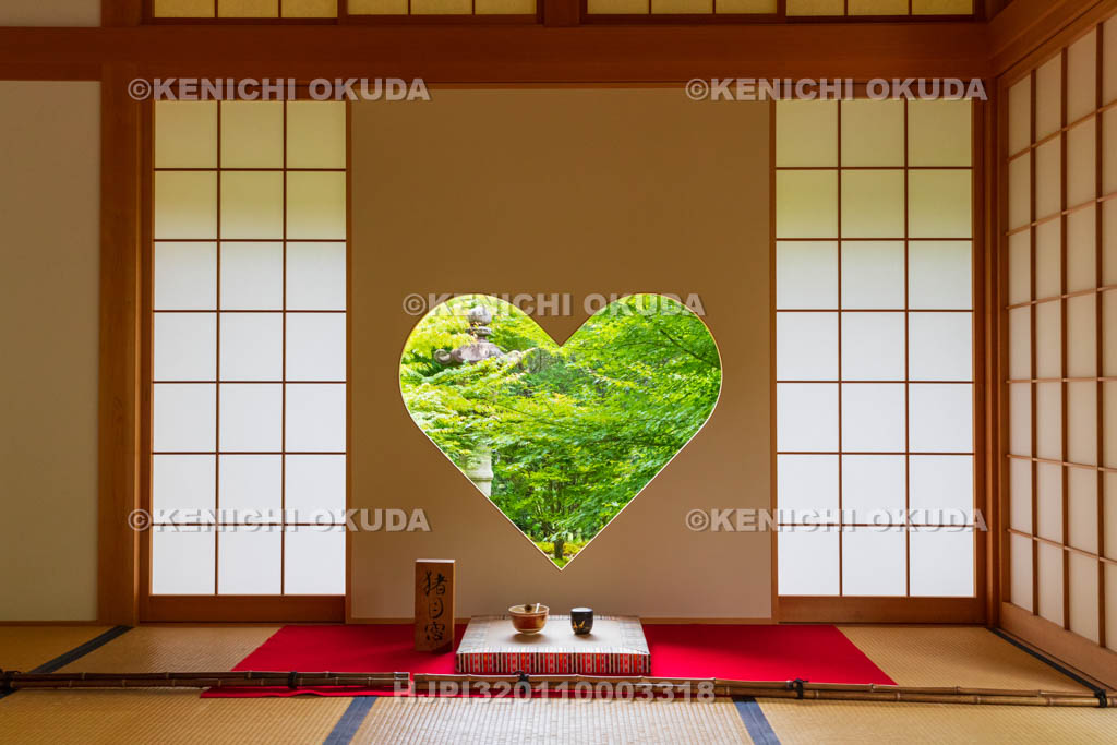 京都府　正寿院　客殿（則天の間）　猪目窓