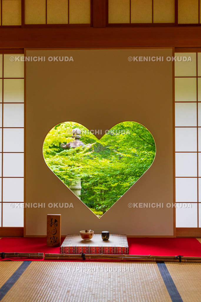 京都府 正寿院 客殿(則天の間) 猪目窓