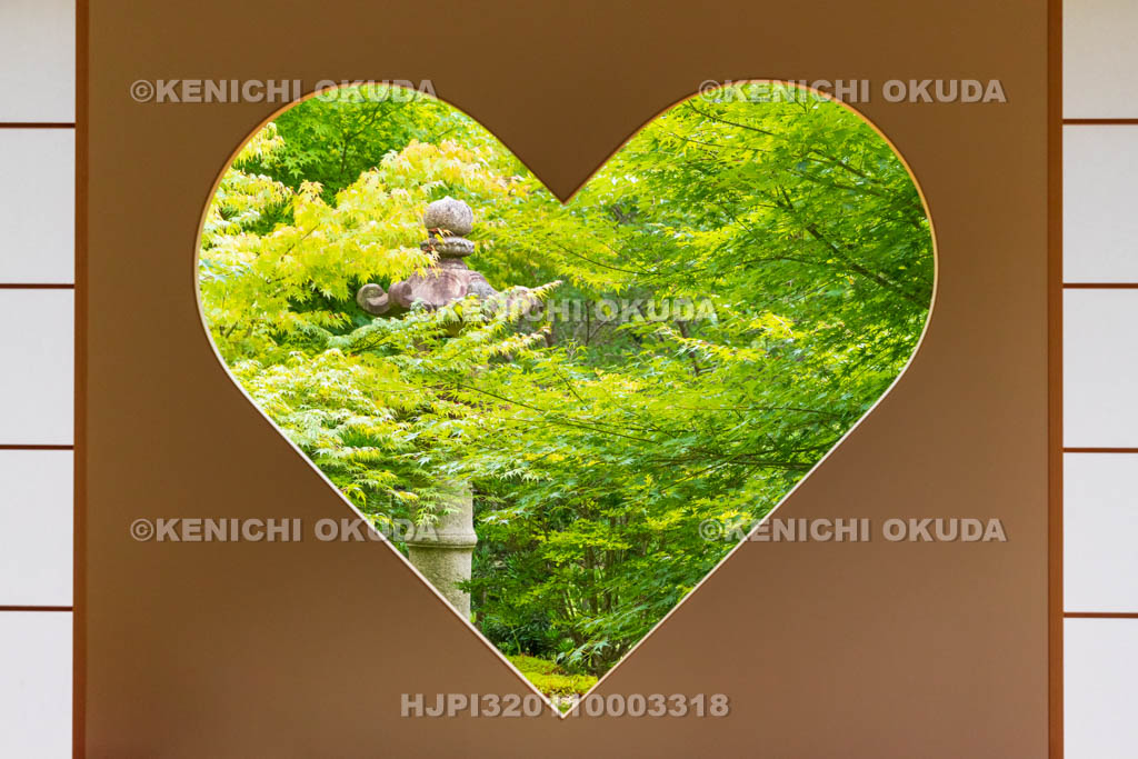 京都府 正寿院 客殿(則天の間) 猪目窓