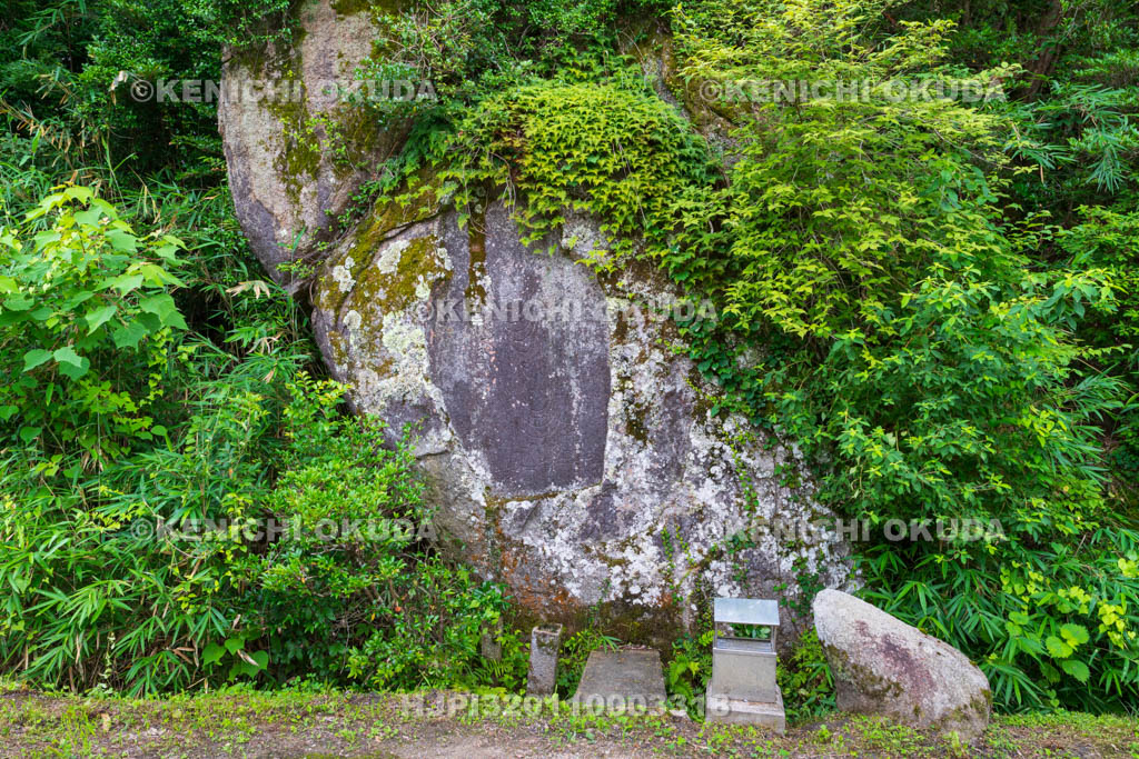 京都府　当尾の里　ミロクの辻（弥勒仏線彫磨崖仏）