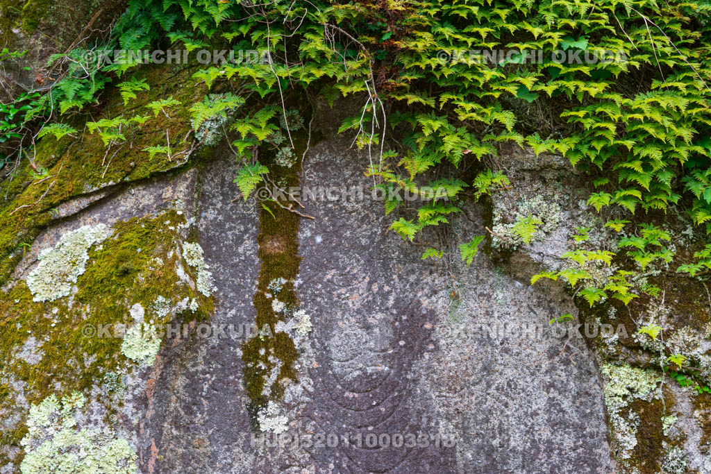 京都府　当尾の里　ミロクの辻（弥勒仏線彫磨崖仏）