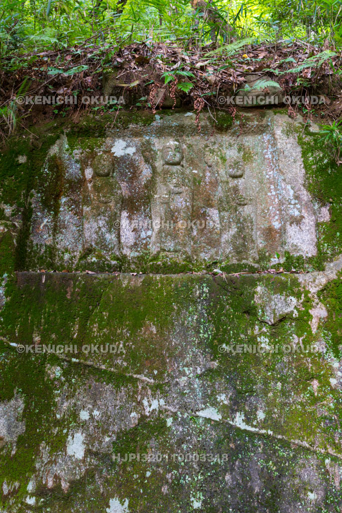 京都府　当尾の里　三体地蔵磨崖仏