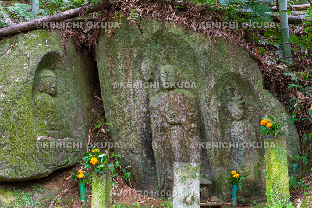 京都府　当尾の里　藪の中三尊磨崖仏