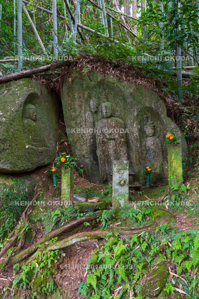 京都府　当尾の里　藪の中三尊磨崖仏