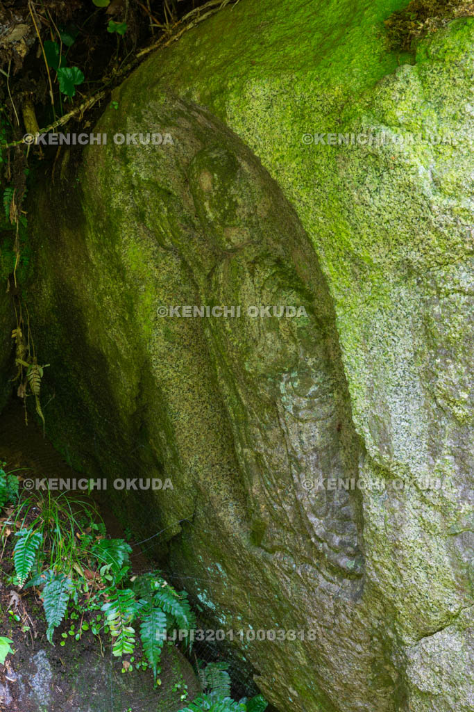 京都府　当尾の里　カラスの壷二尊（阿弥陀地蔵磨崖仏）　地蔵菩薩