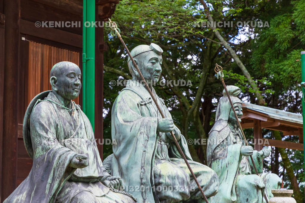 京都府　醍醐寺　上醍醐　五大堂の銅像