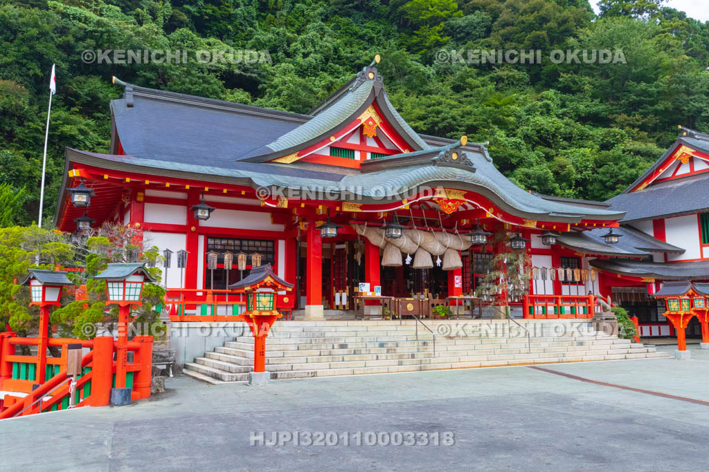 島根県　津和野　太皷谷稲成神社　拝殿・本殿（新殿）