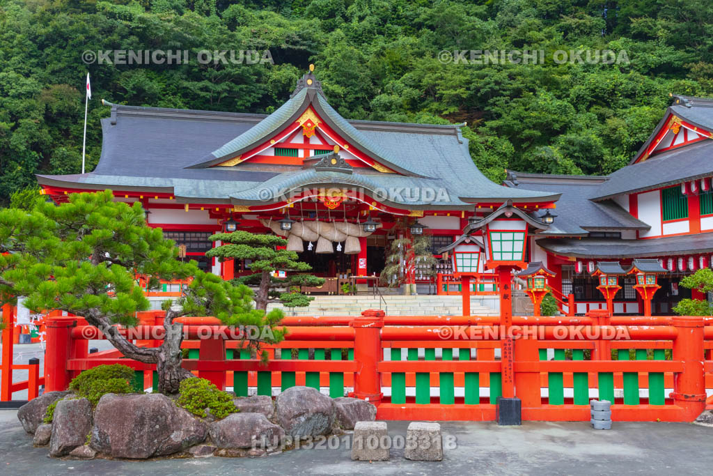 島根県　津和野　太皷谷稲成神社　拝殿・本殿（新殿）