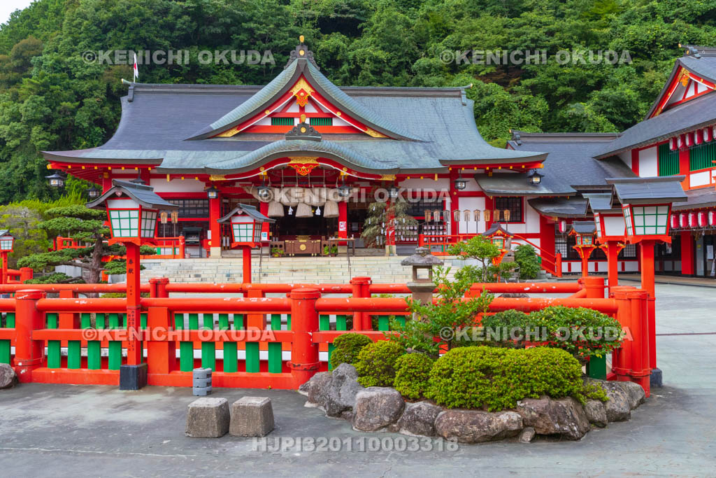 島根県　津和野　太皷谷稲成神社　拝殿・本殿（新殿）
