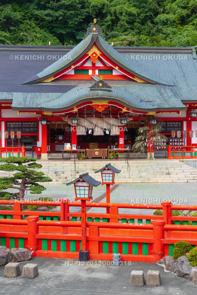 島根県　津和野　太皷谷稲成神社　拝殿・本殿（新殿）