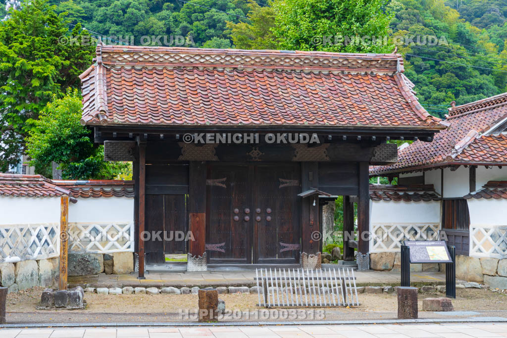 島根県　津和野　多胡家老門（県指定有形文化財）
