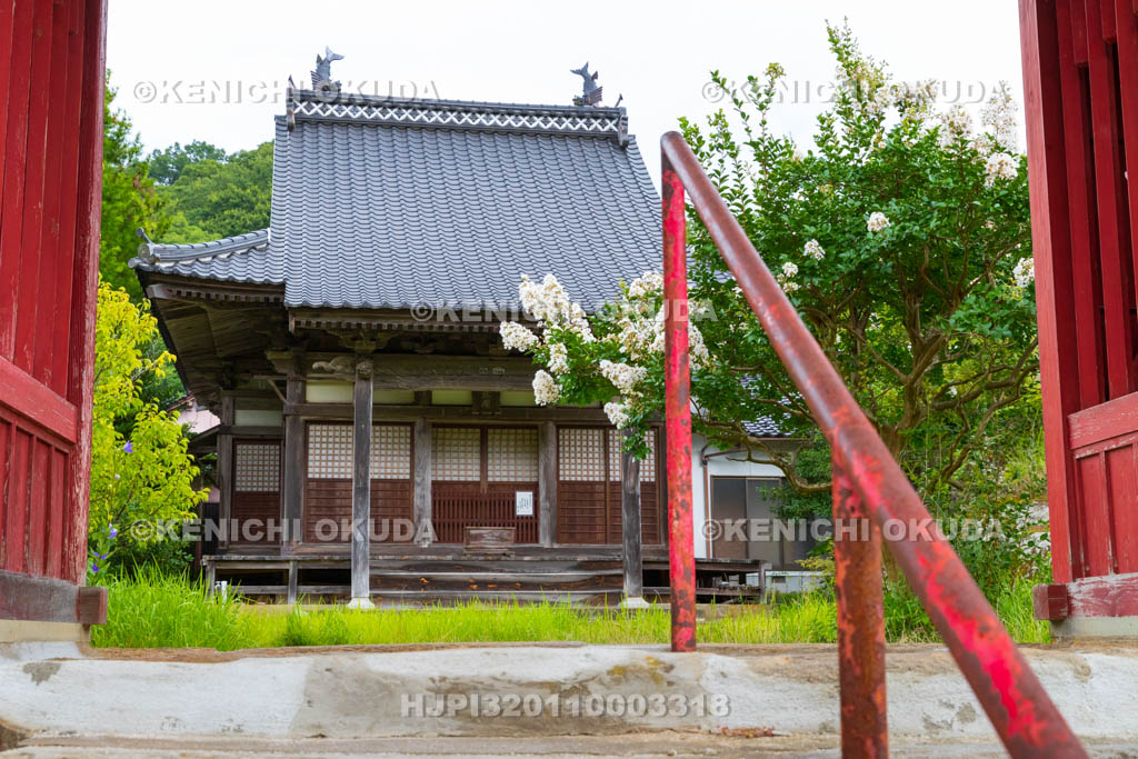 島根県　石見銀山　大森銀山地区　観世音寺　本堂