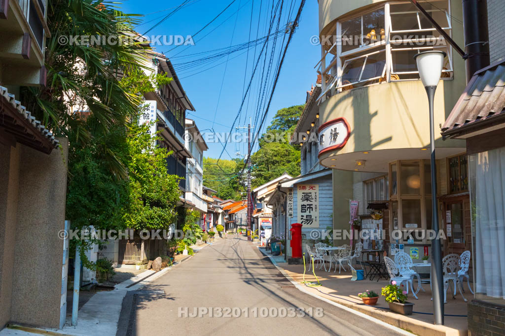 島根県　温泉津温泉街　薬師湯付近