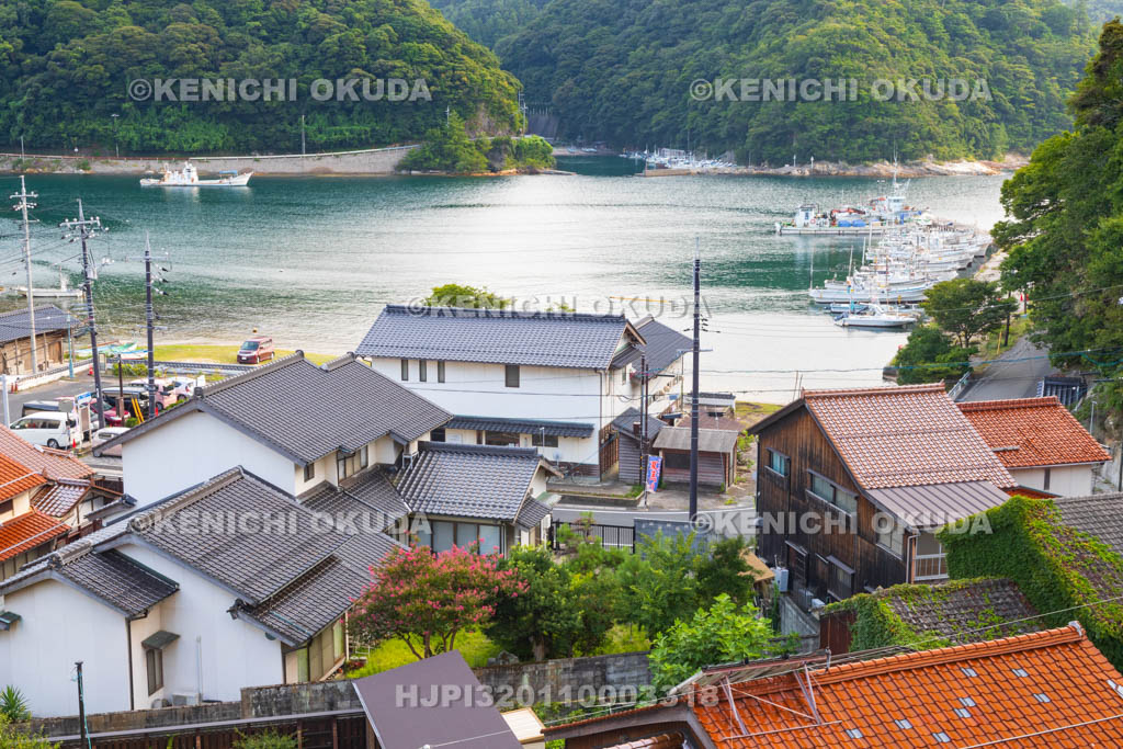 島根県　温泉津温泉街と温泉津湾