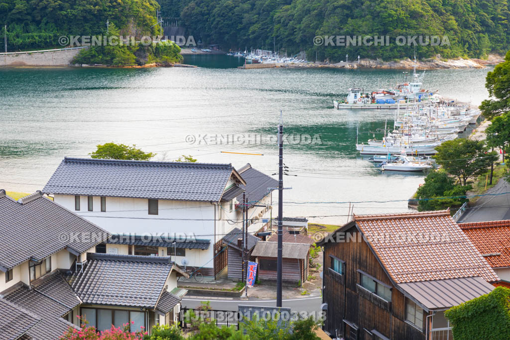 島根県　温泉津温泉街と温泉津湾