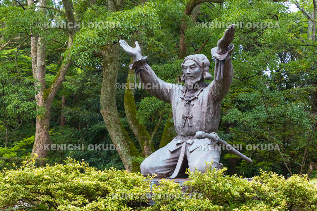 島根県　出雲大社　ムスビの御神像