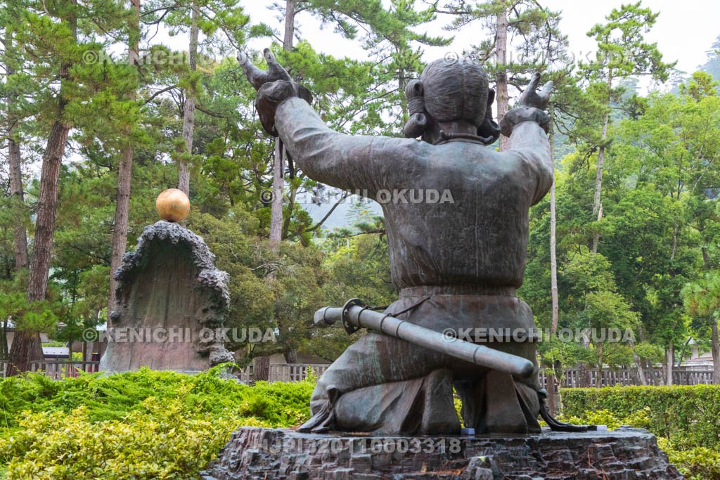 島根県　出雲大社　ムスビの御神像