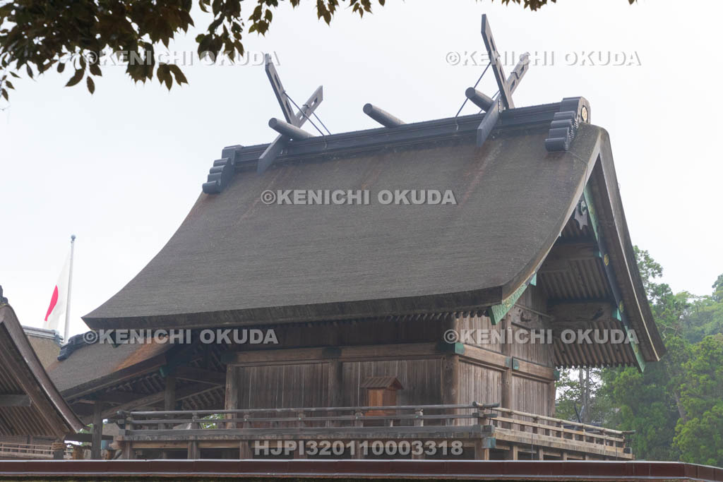 島根県　霧の出雲大社　本殿（国宝）