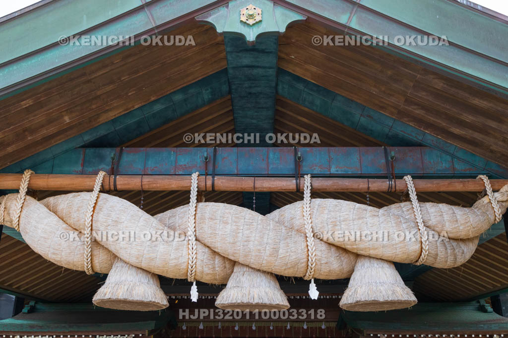 島根県 出雲大社 神楽殿の注連縄