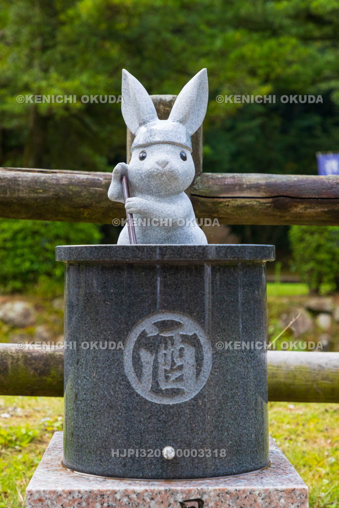 島根県　出雲大社　因幡の白兎像（日本酒発祥の地碑）　縁むすびの碑（いしぶみ）付近