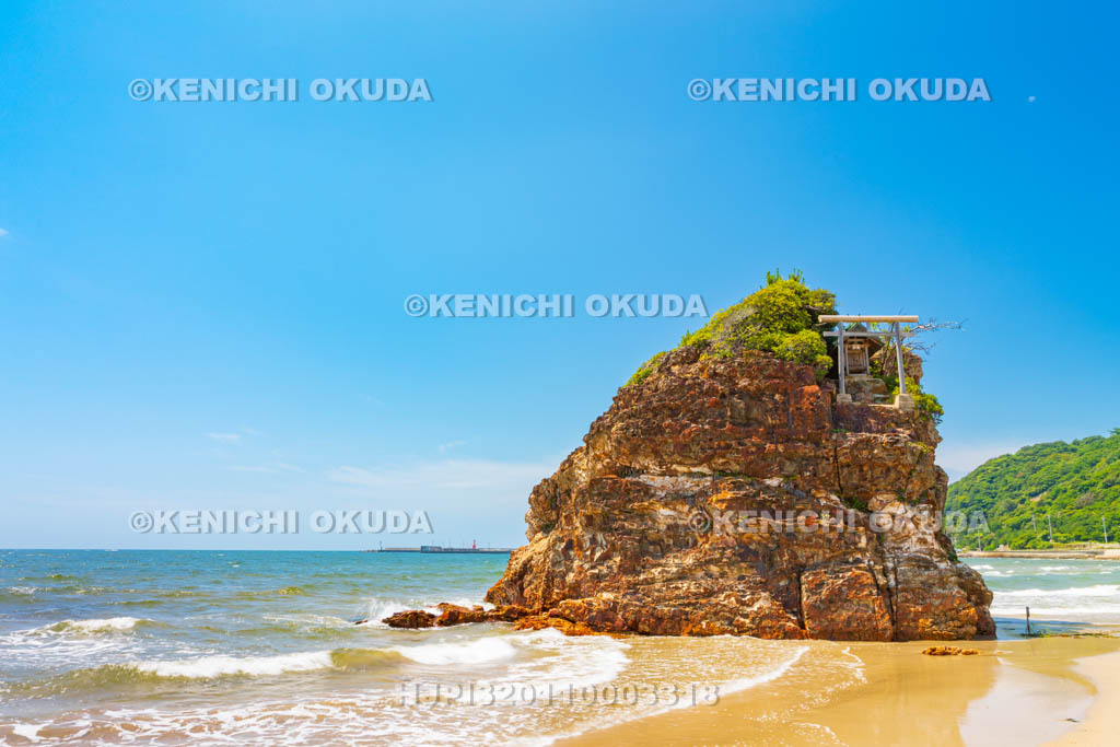 島根県 稲佐の浜 弁天島