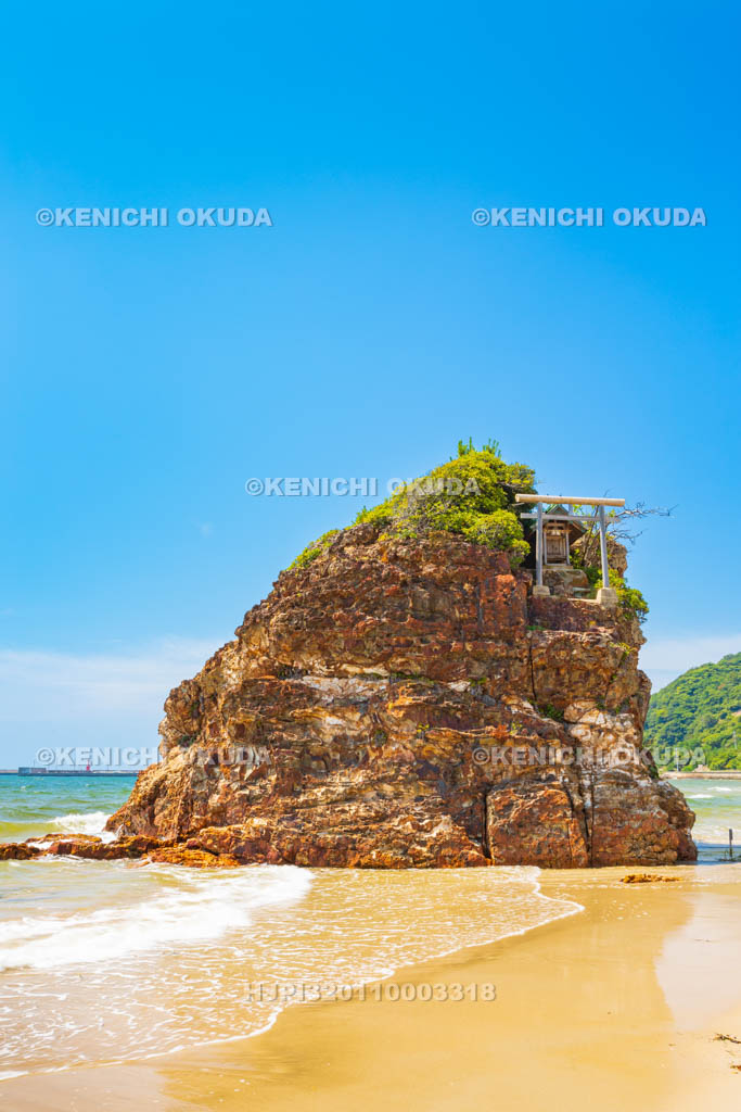 島根県 稲佐の浜 弁天島