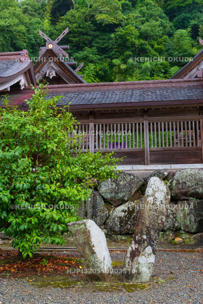 島根県　佐太神社　弓石