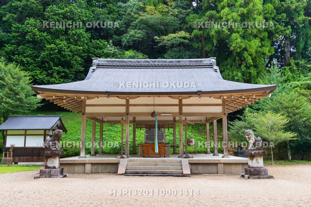奈良県　八咫烏神社　拝殿