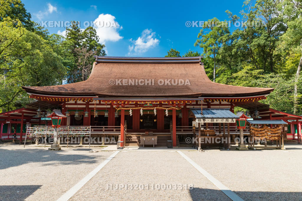 奈良県　石上神宮　拝殿（国宝）