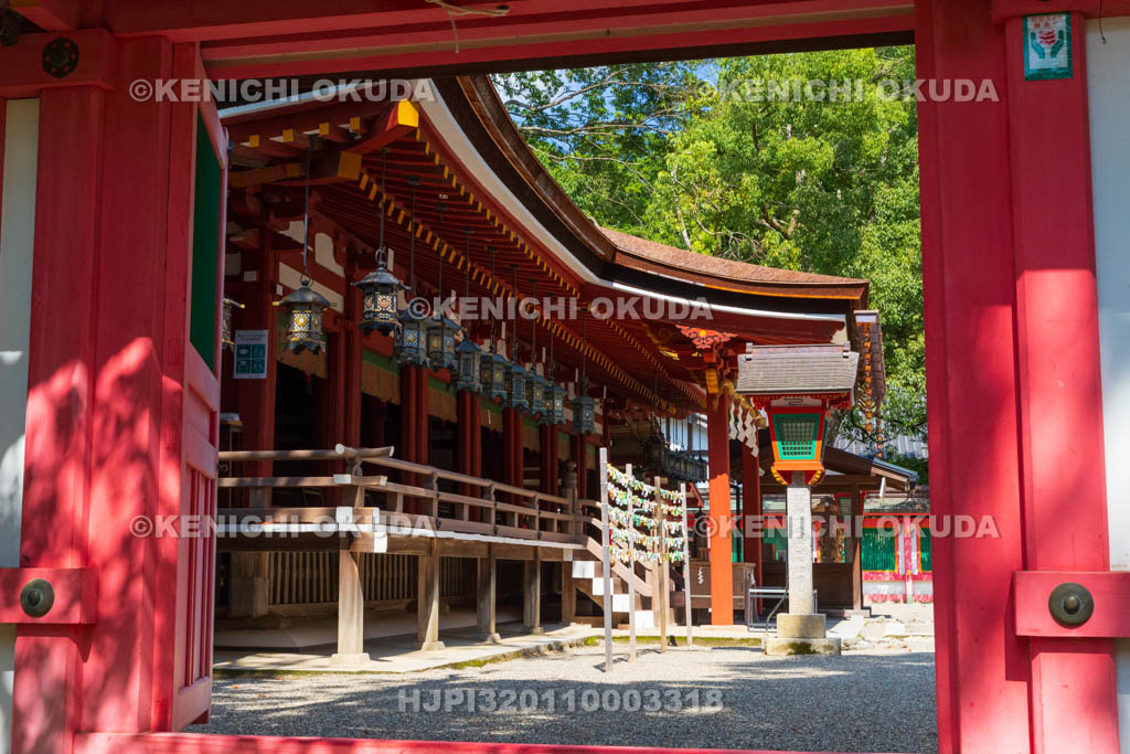 奈良県　石上神宮　拝殿（国宝）