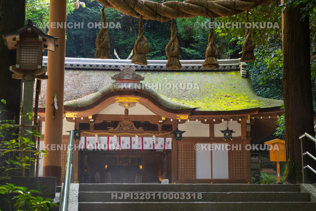 奈良県　大神神社摂社　狭井神社　拝殿