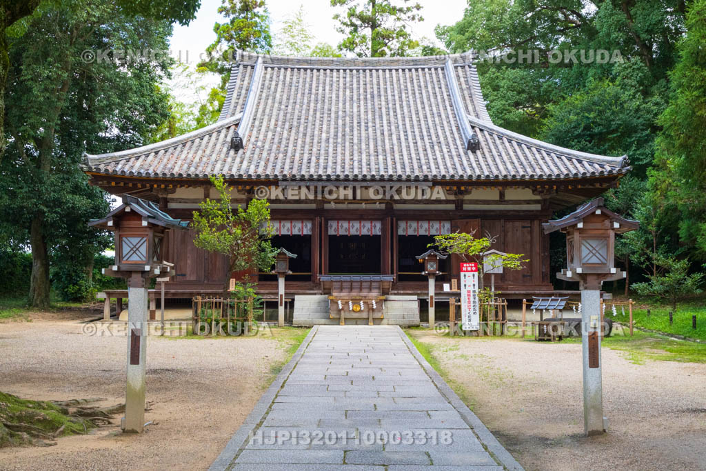 奈良県　大神神社摂社　大直禰子神社（若宮社）　拝殿（重要文化財）