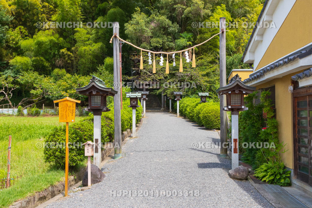 奈良県　大神神社末社　久延彦神社　参道