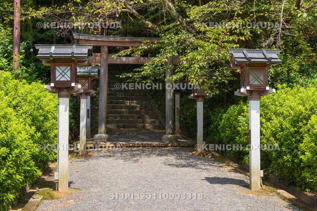 奈良県　大神神社末社　久延彦神社　参道