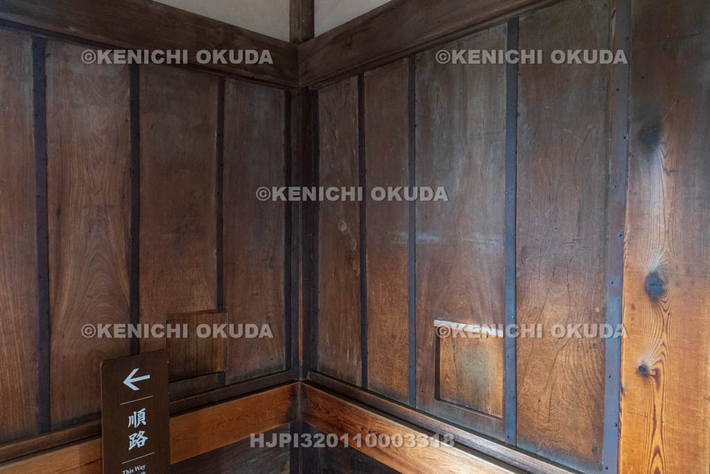 兵庫県　姫路城　大天守（六階・最上階）　幻の窓