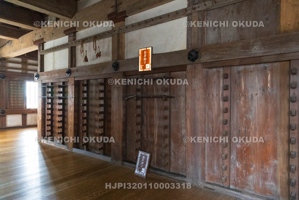 兵庫県　姫路城　大天守（二階）　武具掛け