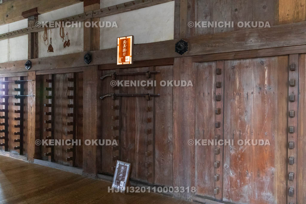 兵庫県　姫路城　大天守（二階）　武具掛け